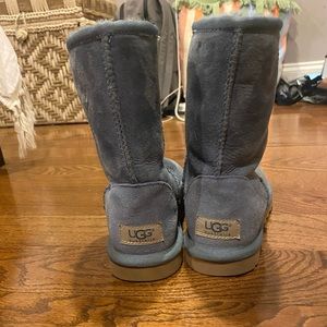 Blue Uggs size 6